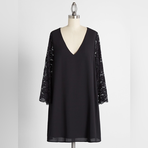 ModCloth Lavished in Lace Shift Dress - Picture 2 of 14